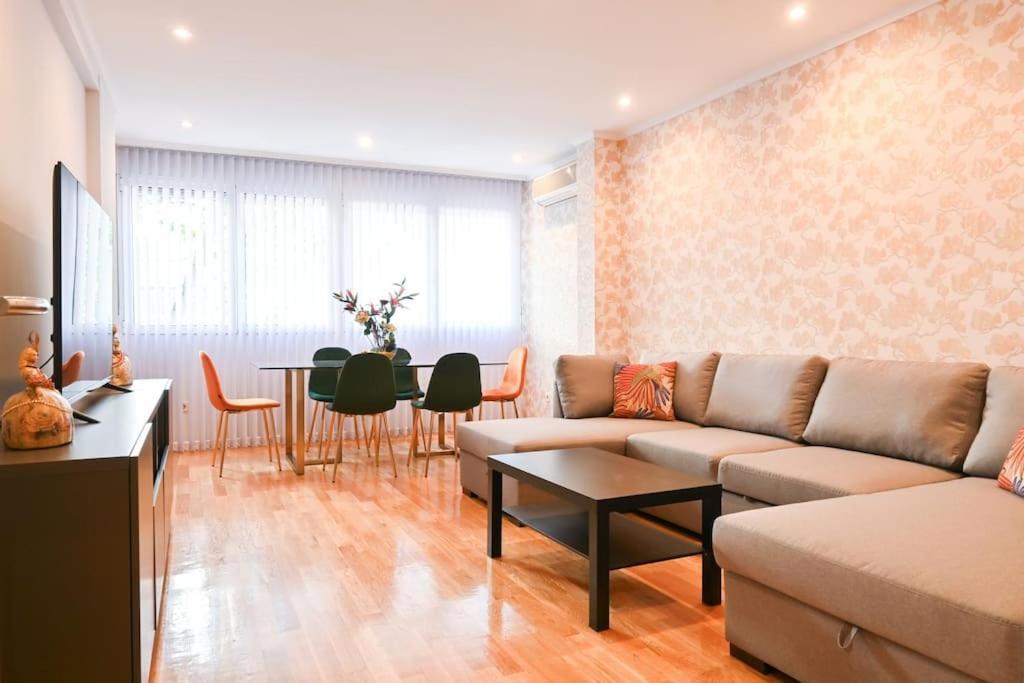 For You Rentals Apartamento Espacioso De Tres Dormitorios En Madrid Ore51 Exterior photo